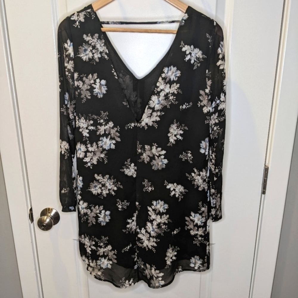 ASTR black and white floral flowy mini dress chiffon size XS - small